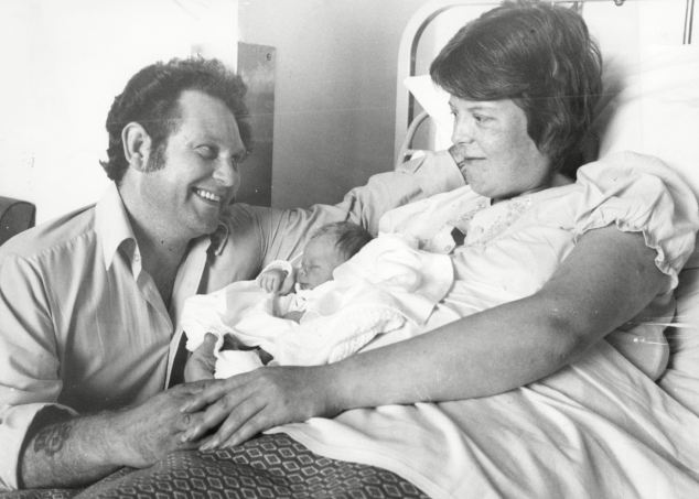 40 години от зачеването на първото бебе в епруветка Луиз Браун: Изумителната история на ин витрото